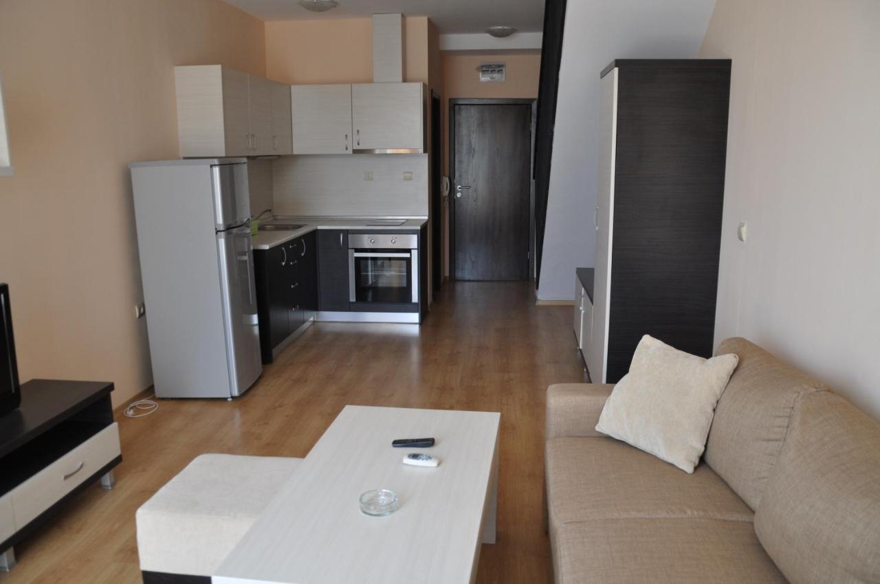 Luxor Apartments Pomorie Kültér fotó
